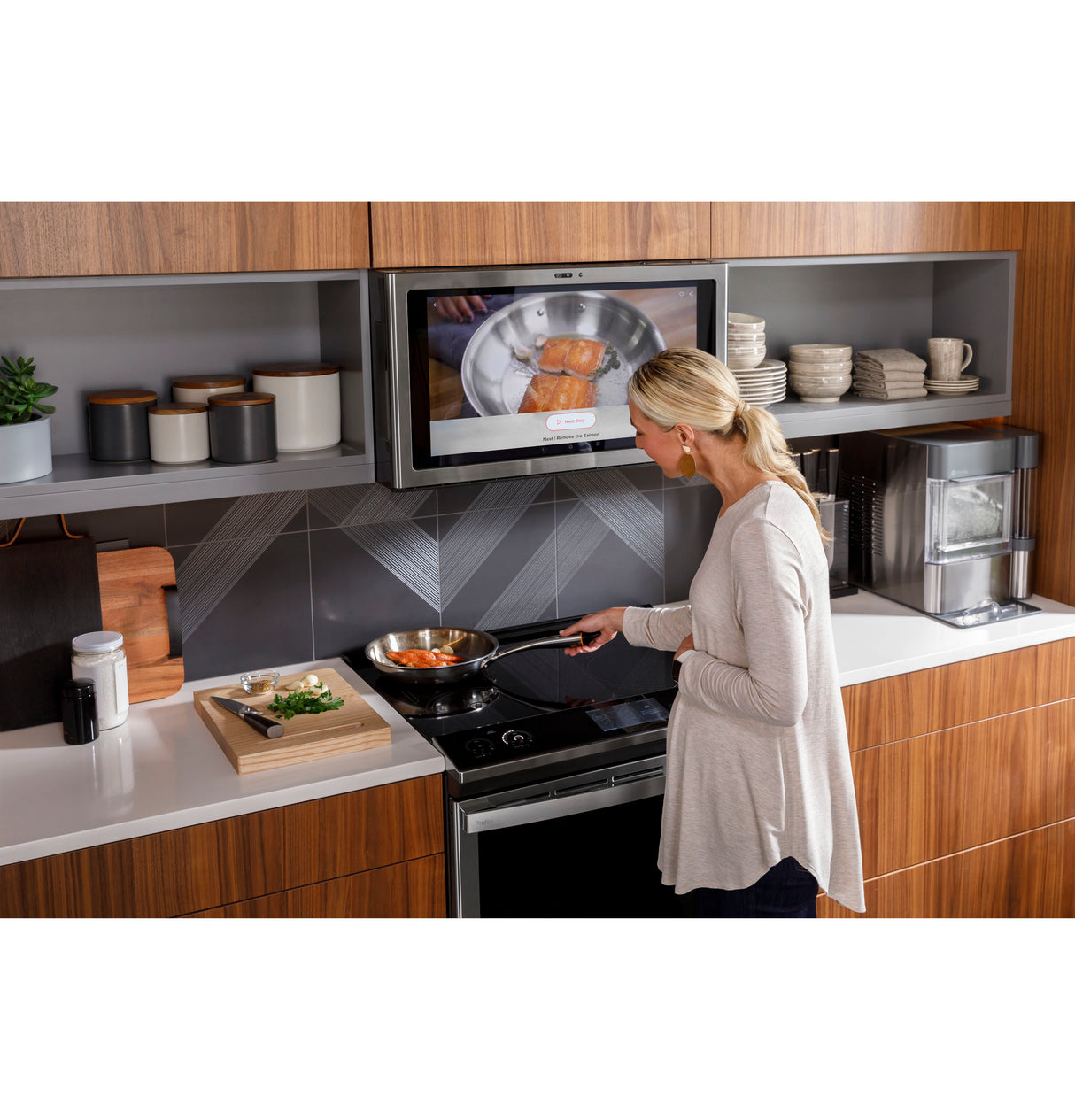 GE Profile(TM) 30" Smart Slide-In Front-Control Induction Fingerprint Resistant Range with In Oven Camera - (PHS93XYPFS)