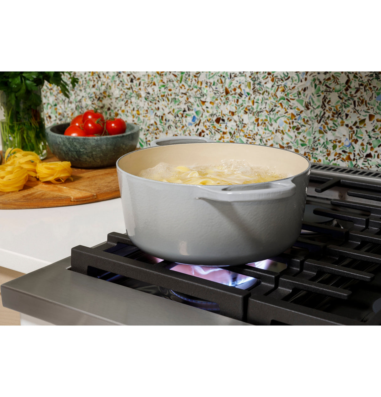 Caf(eback)(TM) 48" Smart Dual-Fuel Commercial-Style Range with 6 Burners and Griddle (Natural Gas) - (C2Y486P3TD1)