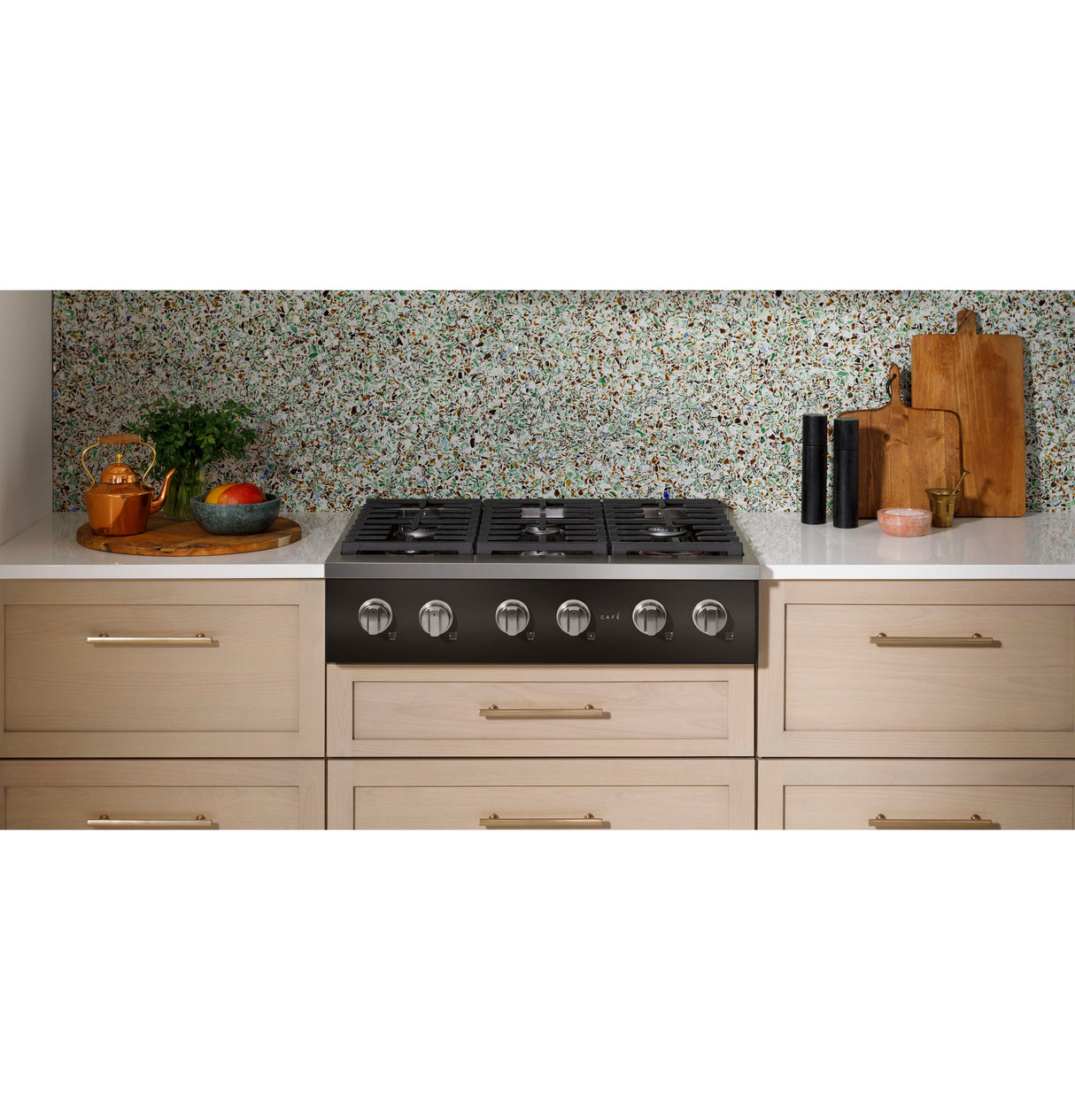 Caf(eback)(TM) 36" Commercial-Style Gas Rangetop with 6 Burners (Natural Gas) - (CGU366P3TD1)