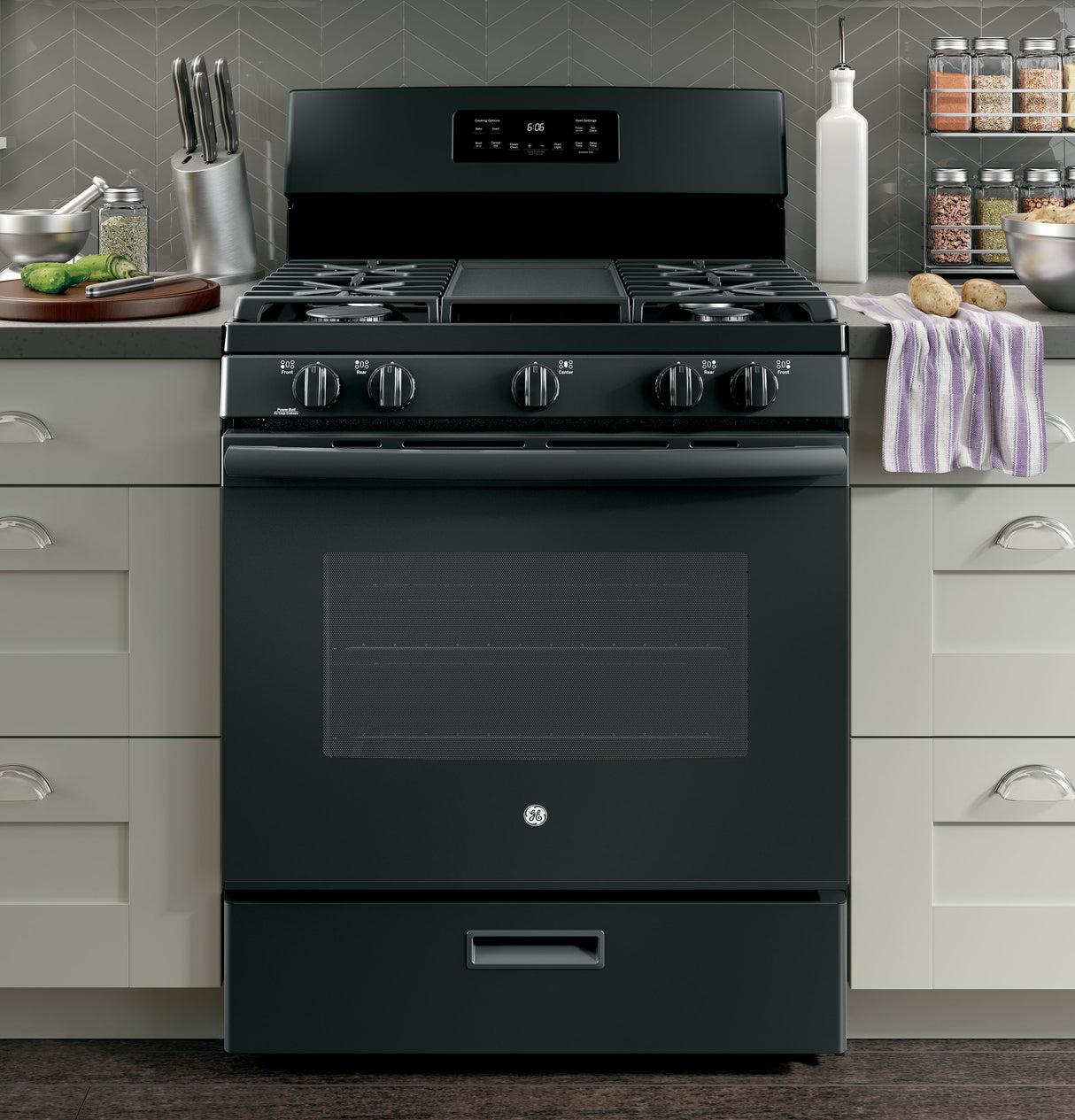 GE(R) 30" Free-Standing Gas Range - (JGBS66DEKBB)