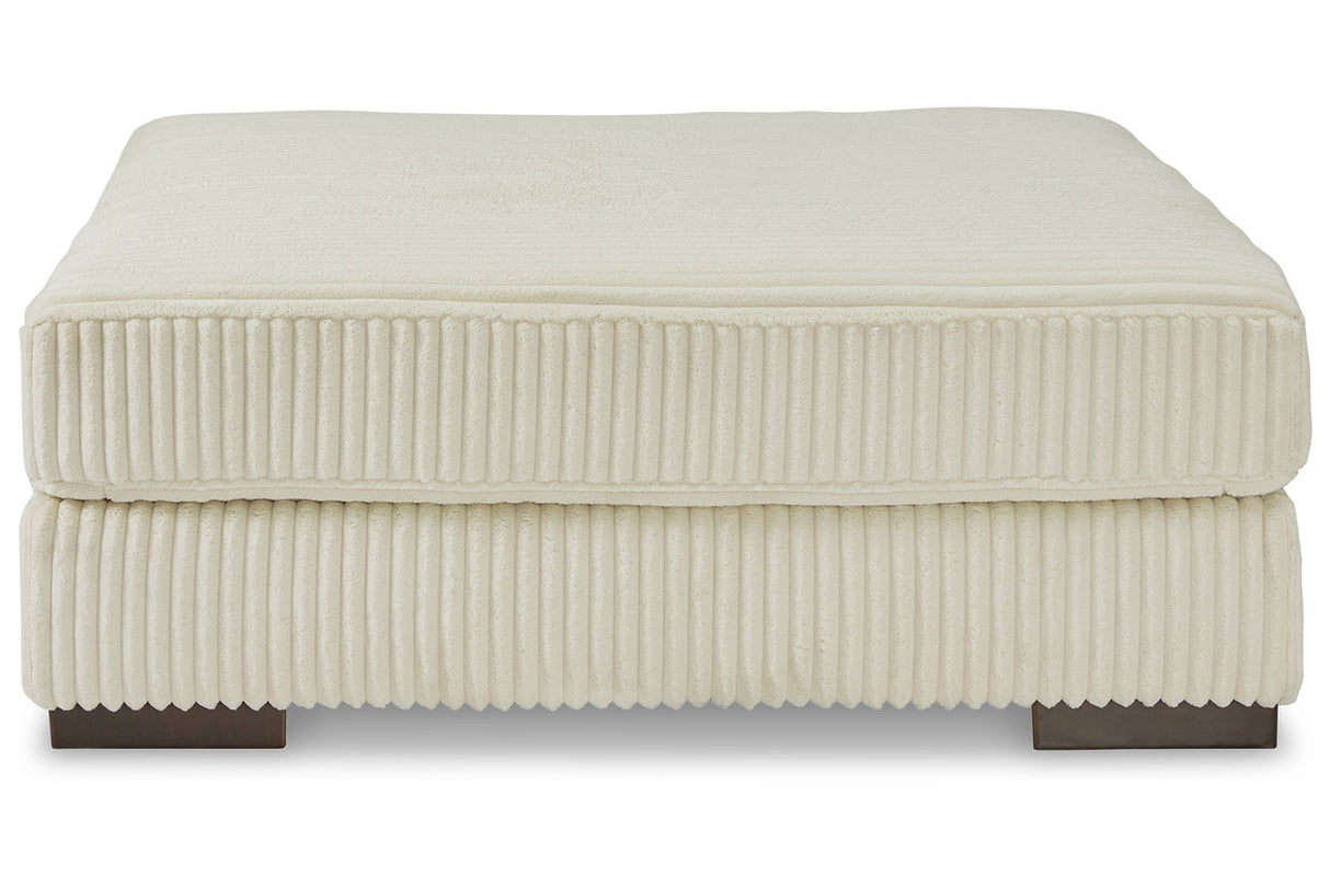 Lindyn Oversized Accent Ottoman - (2110408)