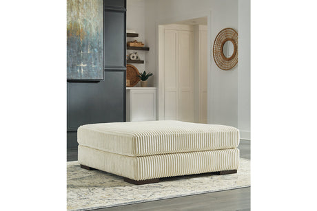 Lindyn Oversized Accent Ottoman - (2110408)