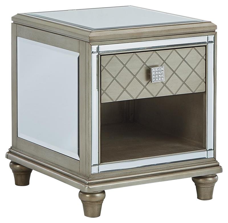Chevanna End Table - (T9423)