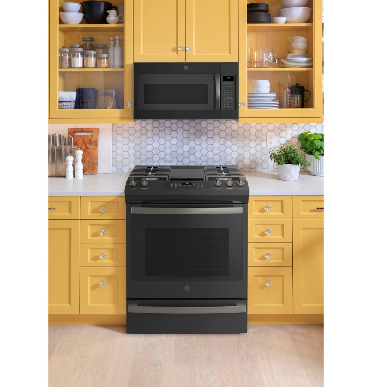 GE(R) 30" Slide-In Front-Control Convection Gas Range with No Preheat Air Fry - (JGS760FPDS)