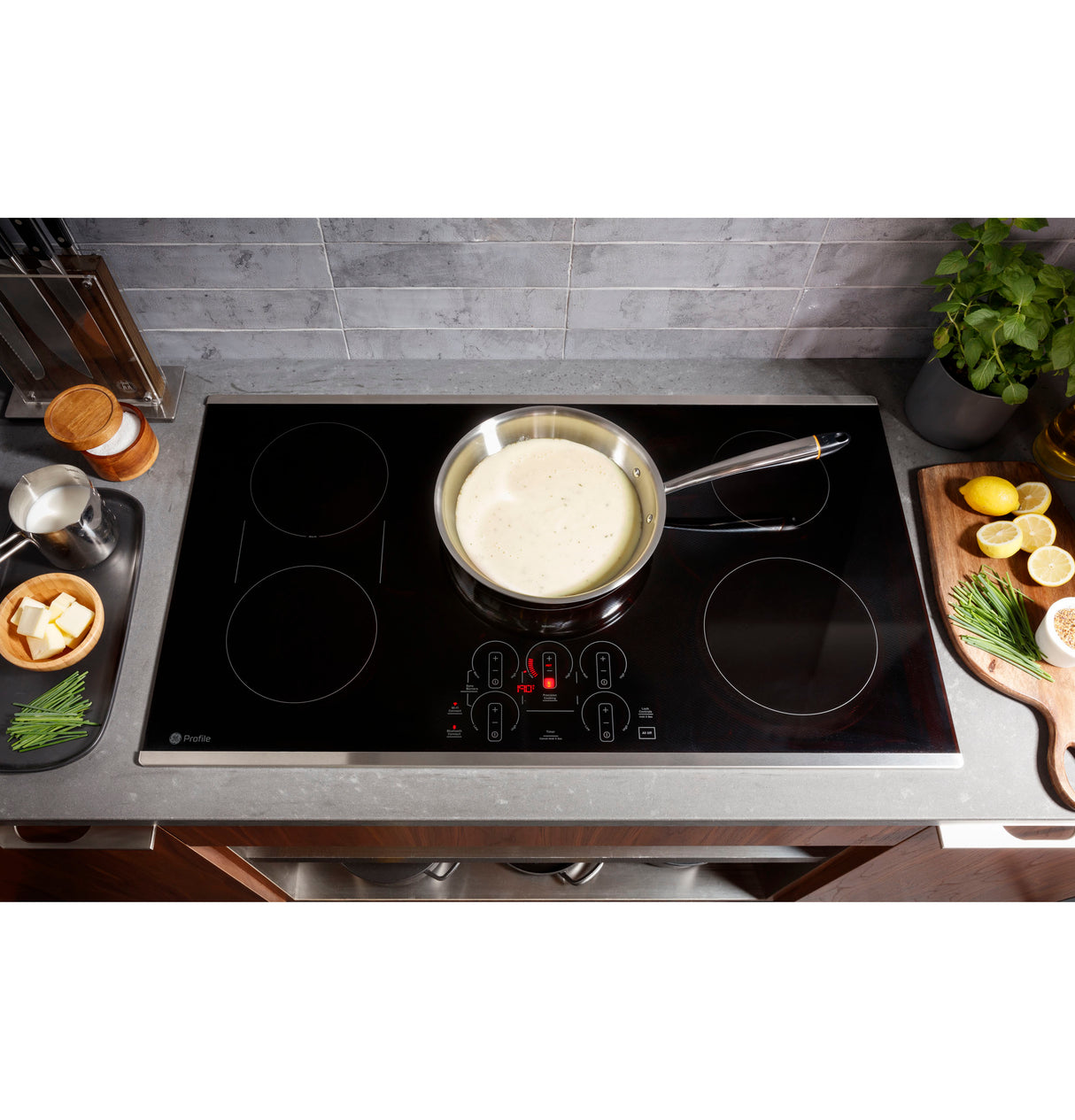 GE Profile(TM) 30" Built-In Touch Control Induction Cooktop - (PHP9030STSS)