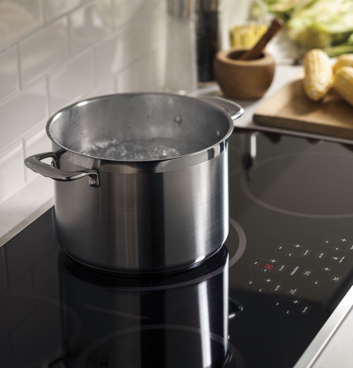 GE Profile(TM) 36" Built-In Touch Control Induction Cooktop - (PHP9036DJBB)