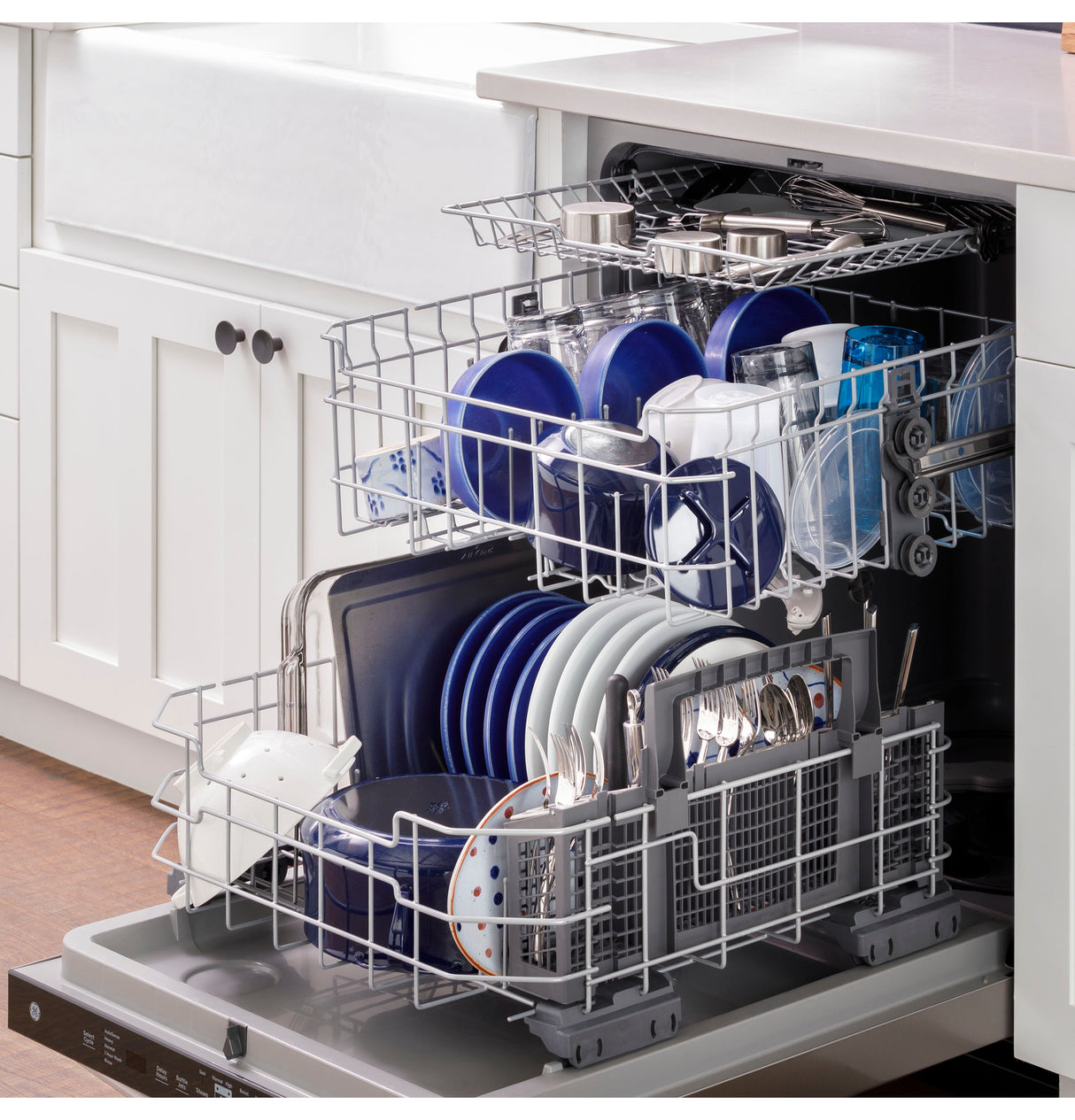 GE(R) ENERGY STAR(R) Top Control with Plastic Interior Dishwasher with Sanitize Cycle & Dry Boost - (GDT630PYRFS)