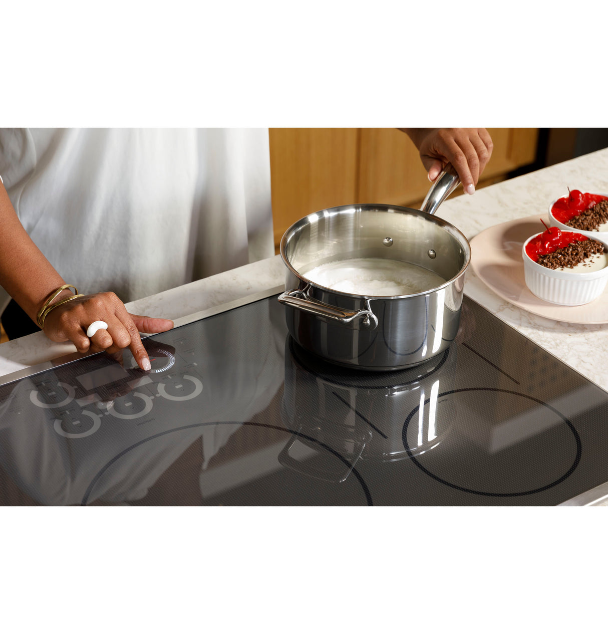 Caf(eback)(TM) Series 30" Built-In Touch Control Induction Cooktop - (CHP90302TSS)