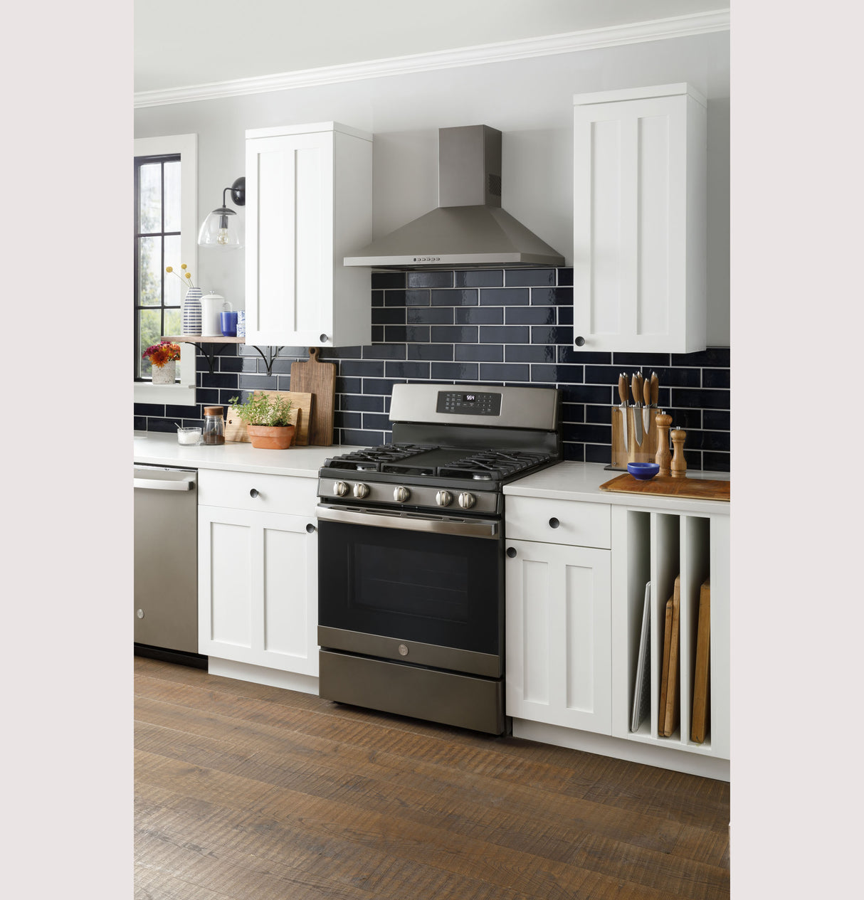 GE(R) 30" Free-Standing Gas Convection Range with No Preheat Air Fry - (JGB735FPDS)