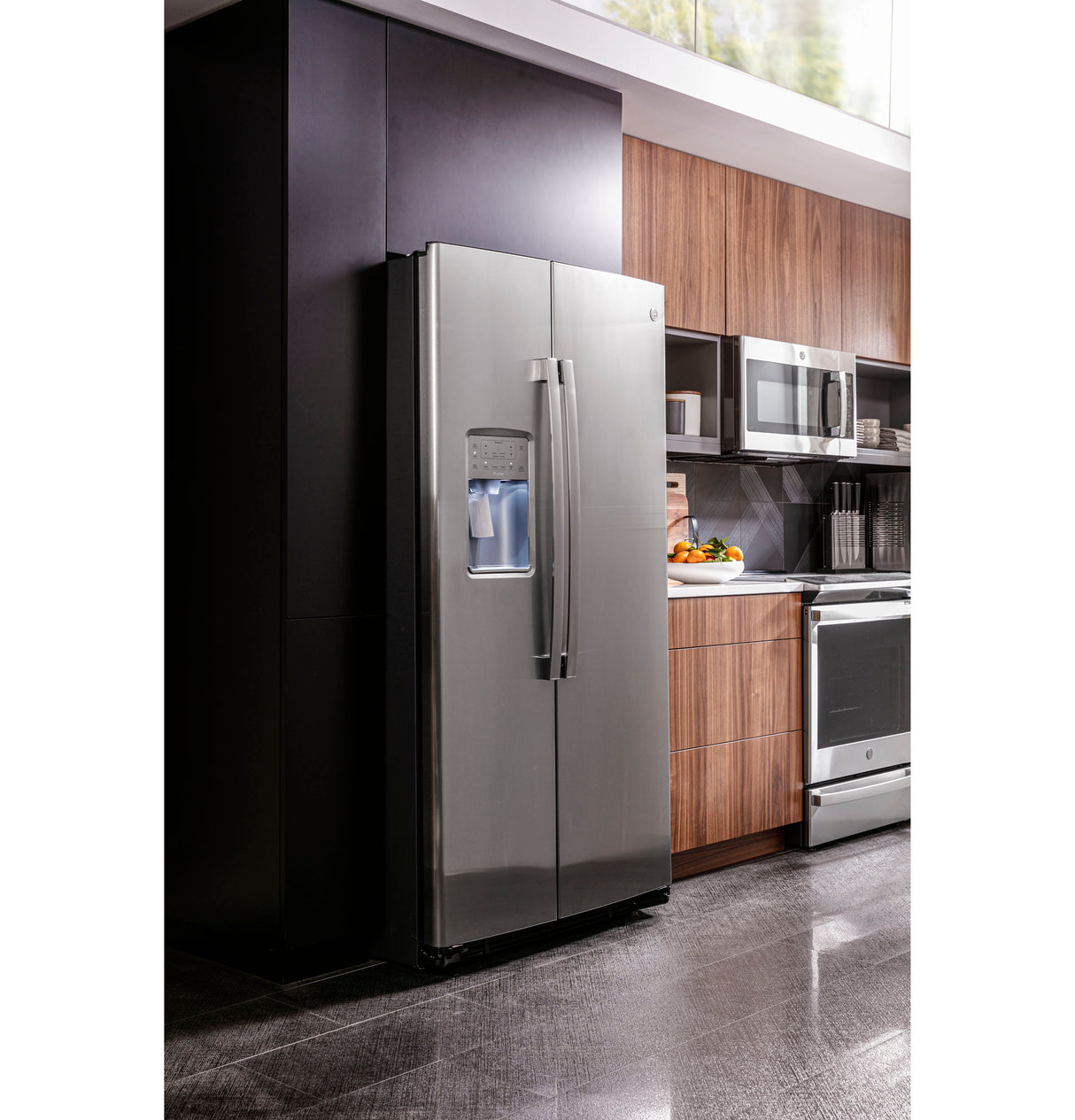 GE Profile(TM) Series ENERGY STAR(R) 25.3 Cu. Ft. Side-by-Side Refrigerator - (PSE25KYHFS)