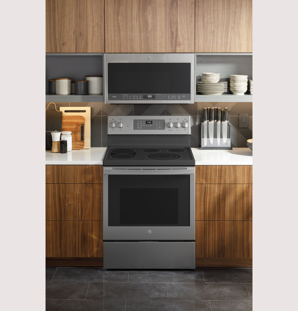 GE Profile(TM) 30" Smart Free-Standing Electric Convection Fingerprint Resistant Range with No Preheat Air Fry - (PB935YPFS)