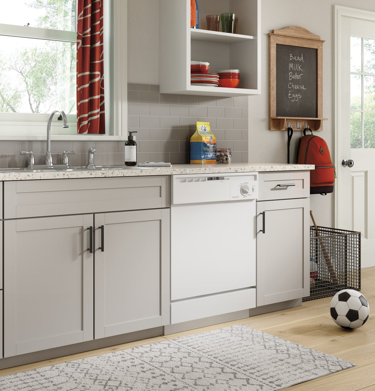 Hotpoint(R) Built-In Dishwasher - (HDA2100HWW)