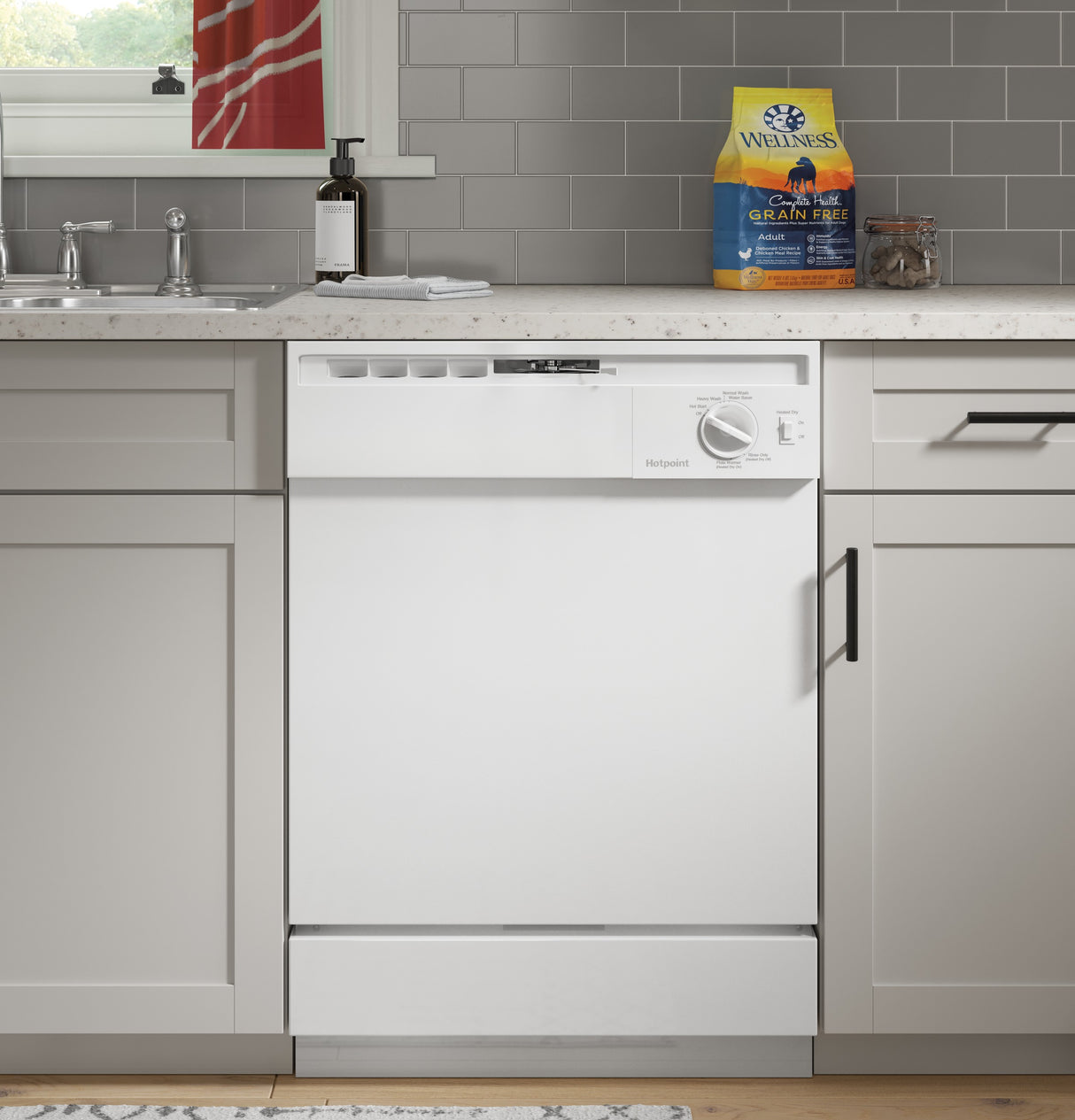 Hotpoint(R) Built-In Dishwasher - (HDA2100HWW)