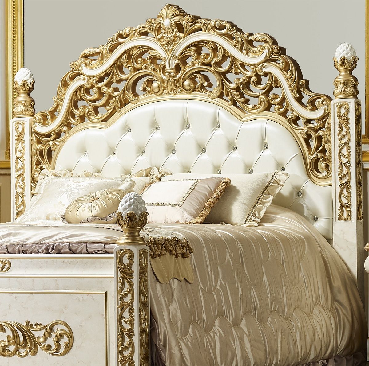 HD-903 - 5 Piece Bedroom Set - Ivory With Gold Highlights