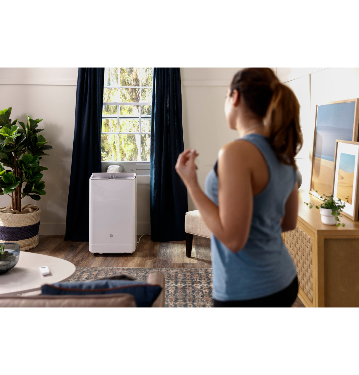 GE(R) 14,000 BTU Heat/Cool Portable Air Conditioner for Medium Rooms up to 550 sq ft. (9,950 BTU SACC) - (APSA13YBMW)