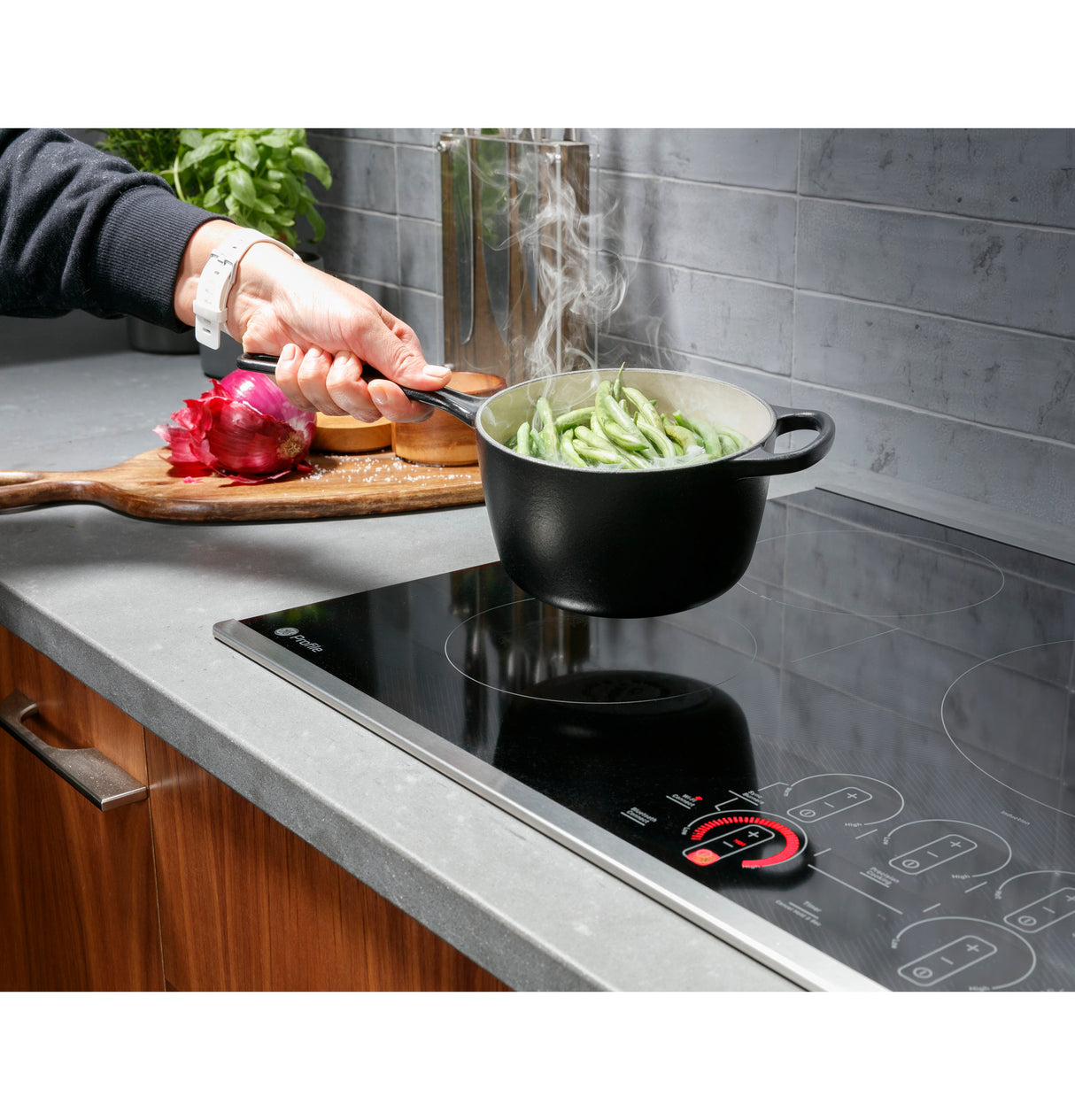 GE Profile(TM) 30" Built-In Touch Control Induction Cooktop - (PHP7030DTBB)