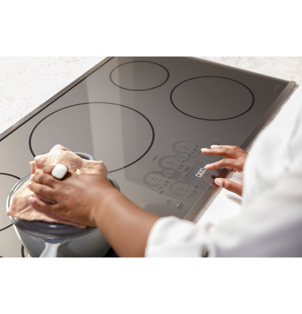 Caf(eback)(TM) Series 30" Built-In Touch Control Induction Cooktop - (CHP90302TSS)