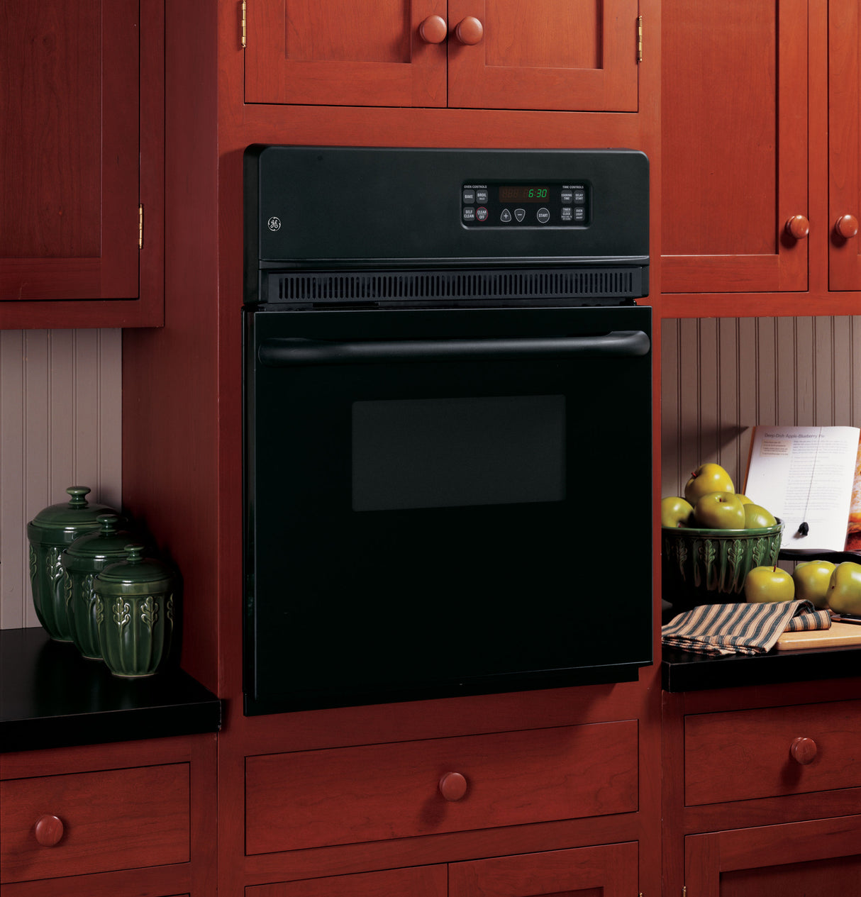 GE(R) 24" Electric Single Self-Cleaning Wall Oven - (JRP20BJBB)