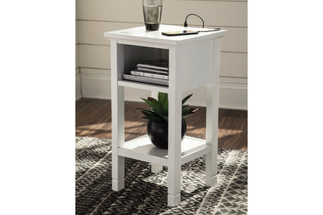 Marnville Accent Table - (A4000090)