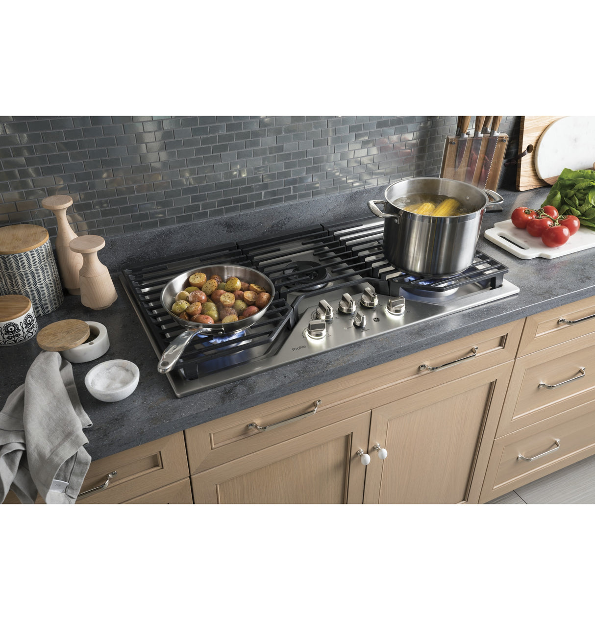 GE Profile(TM) 36" Built-In Tri-Ring Gas Cooktop with 5 Burners and Included Extra-Large Integrated Griddle - (PGP9036SLSS)