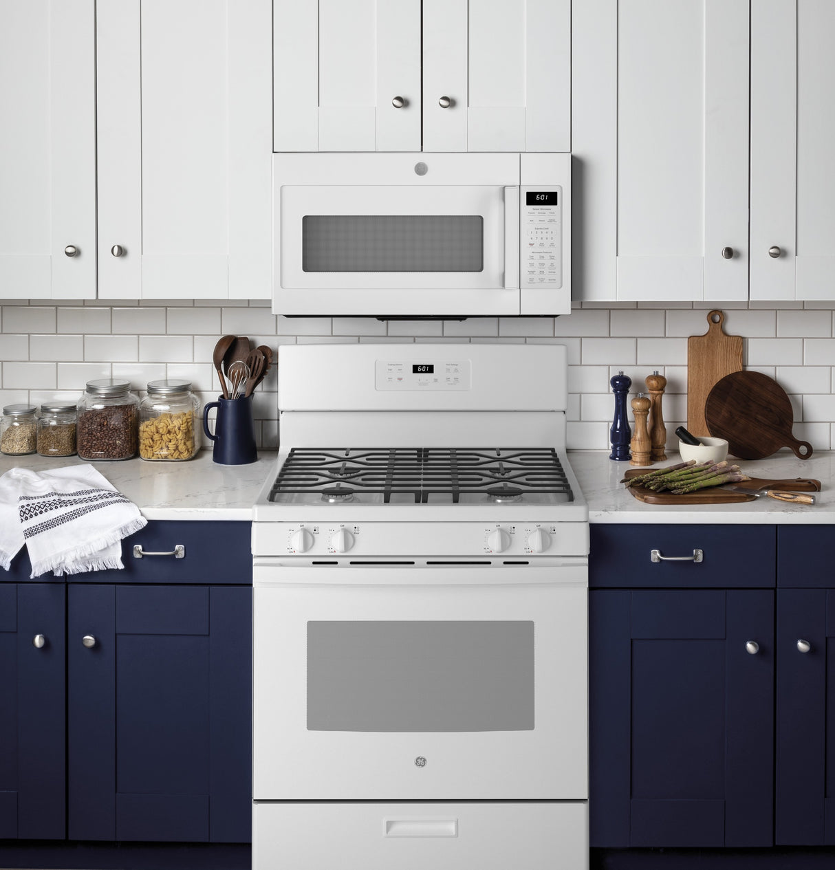 GE(R) 30" Free-Standing Gas Range - (JGBS61DPWW)