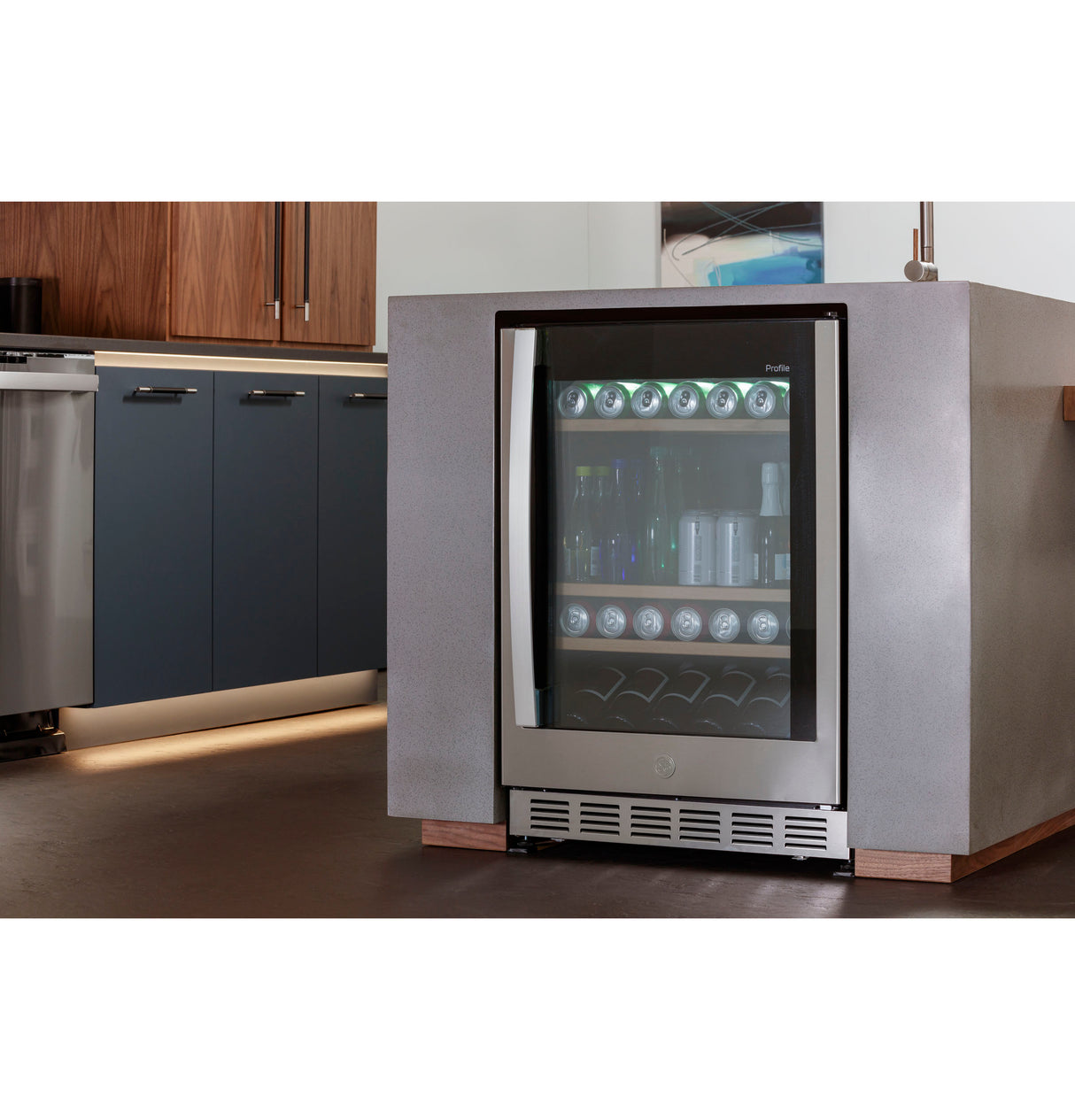 GE Profile(TM) Series Beverage Center - (PVS06BSPSS)