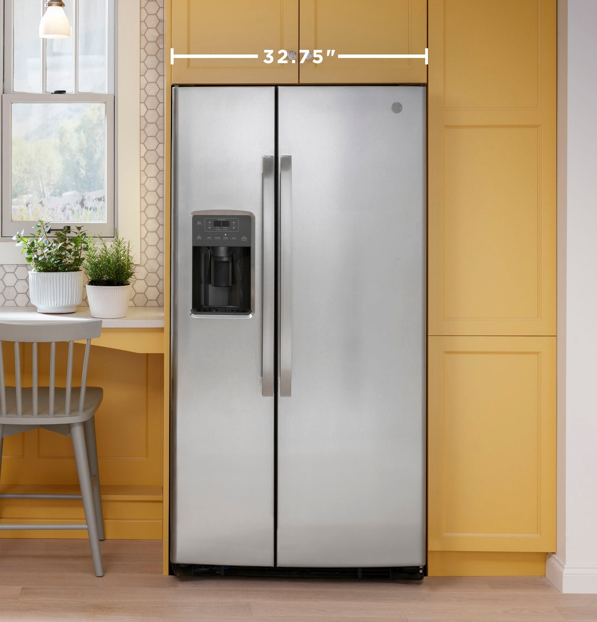 GE(R) ENERGY STAR(R) 23.0 Cu. Ft. Side-By-Side Refrigerator - (GSE23GGPBB)