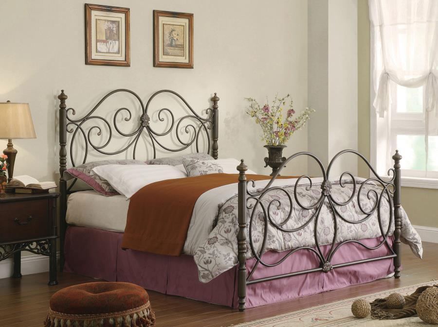 London - Metal Scroll Bed