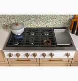 Caf(eback)(TM) 48" Commercial-Style Gas Rangetop with 6 Burners and Integrated Griddle (Natural Gas) - (CGU486P2TS1)