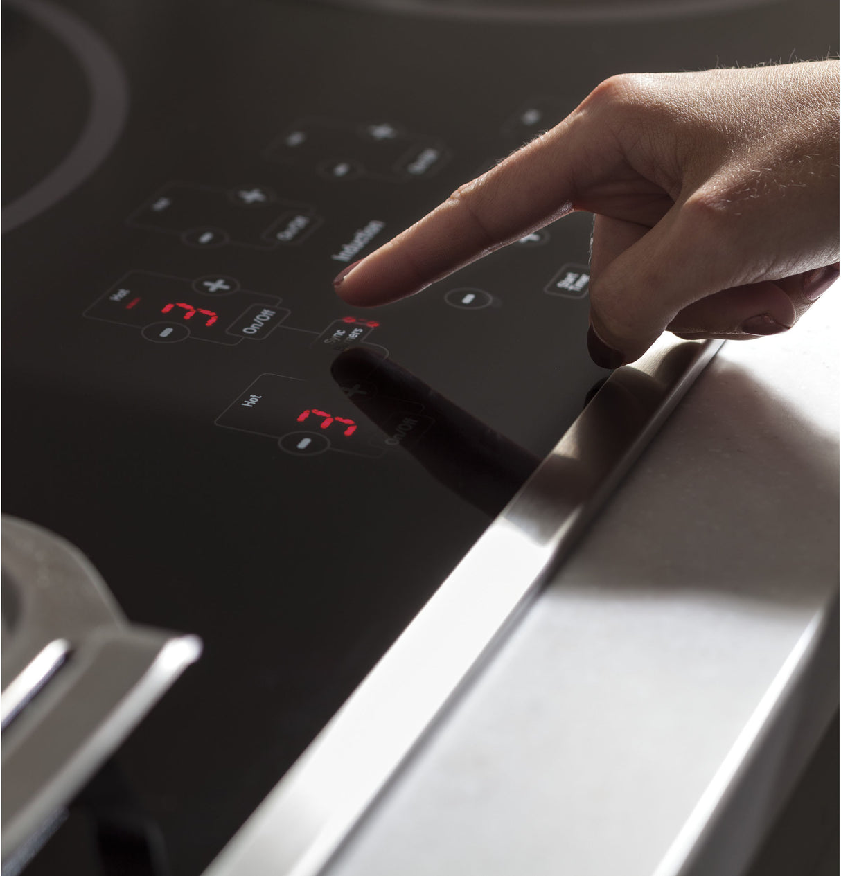 GE Profile(TM) 36" Built-In Touch Control Induction Cooktop - (PHP9036DJBB)