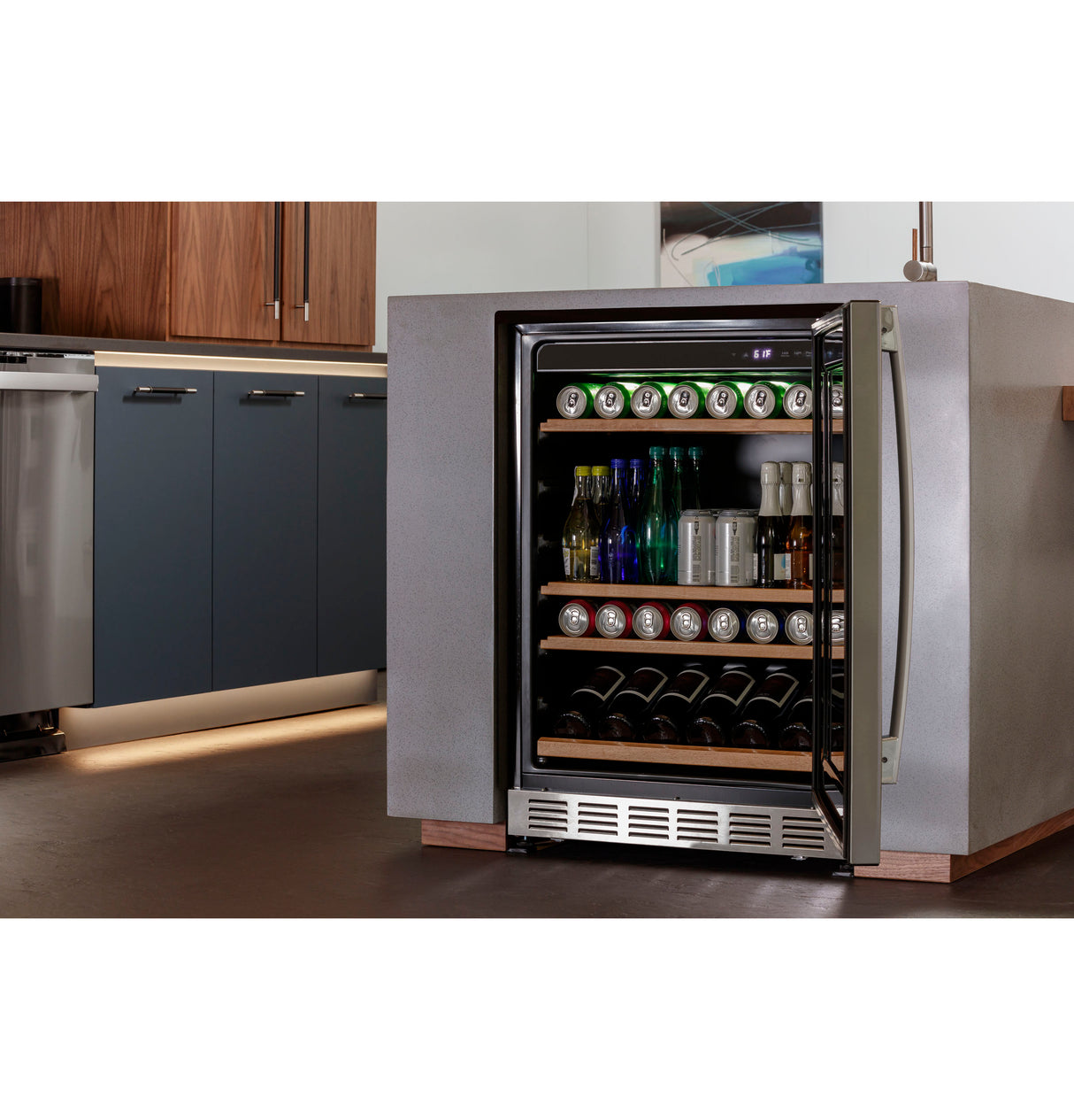 GE Profile(TM) Series Beverage Center - (PVS06BSPSS)