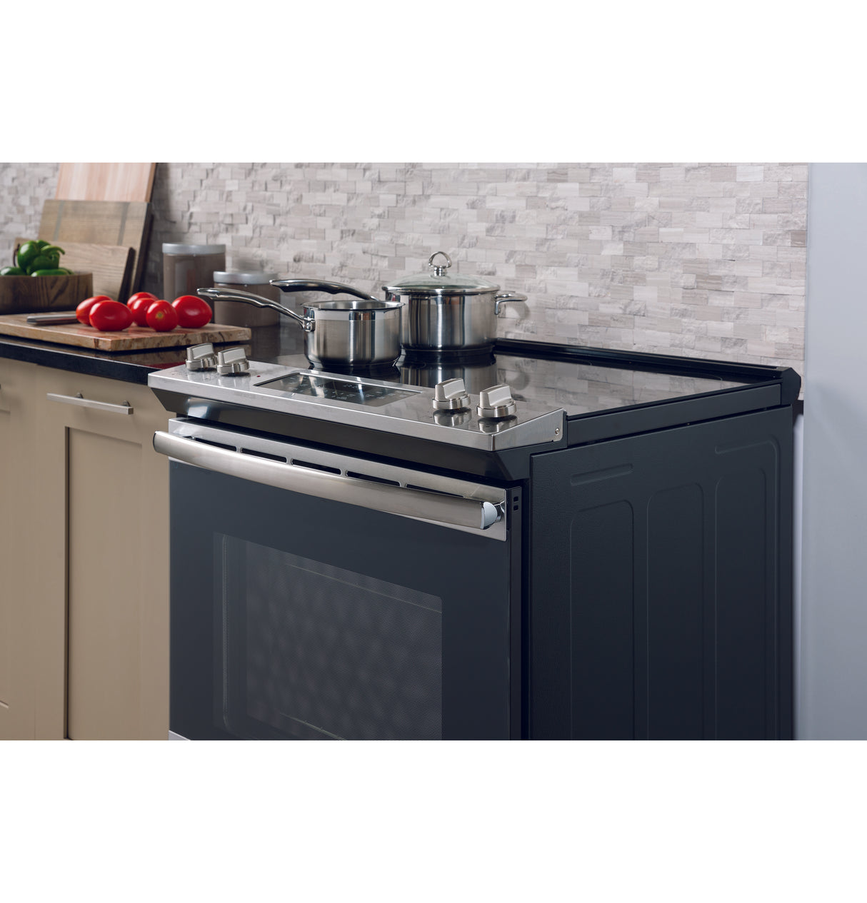 GE(R) 30" Slide-In Electric Range - (JS645SLSS)