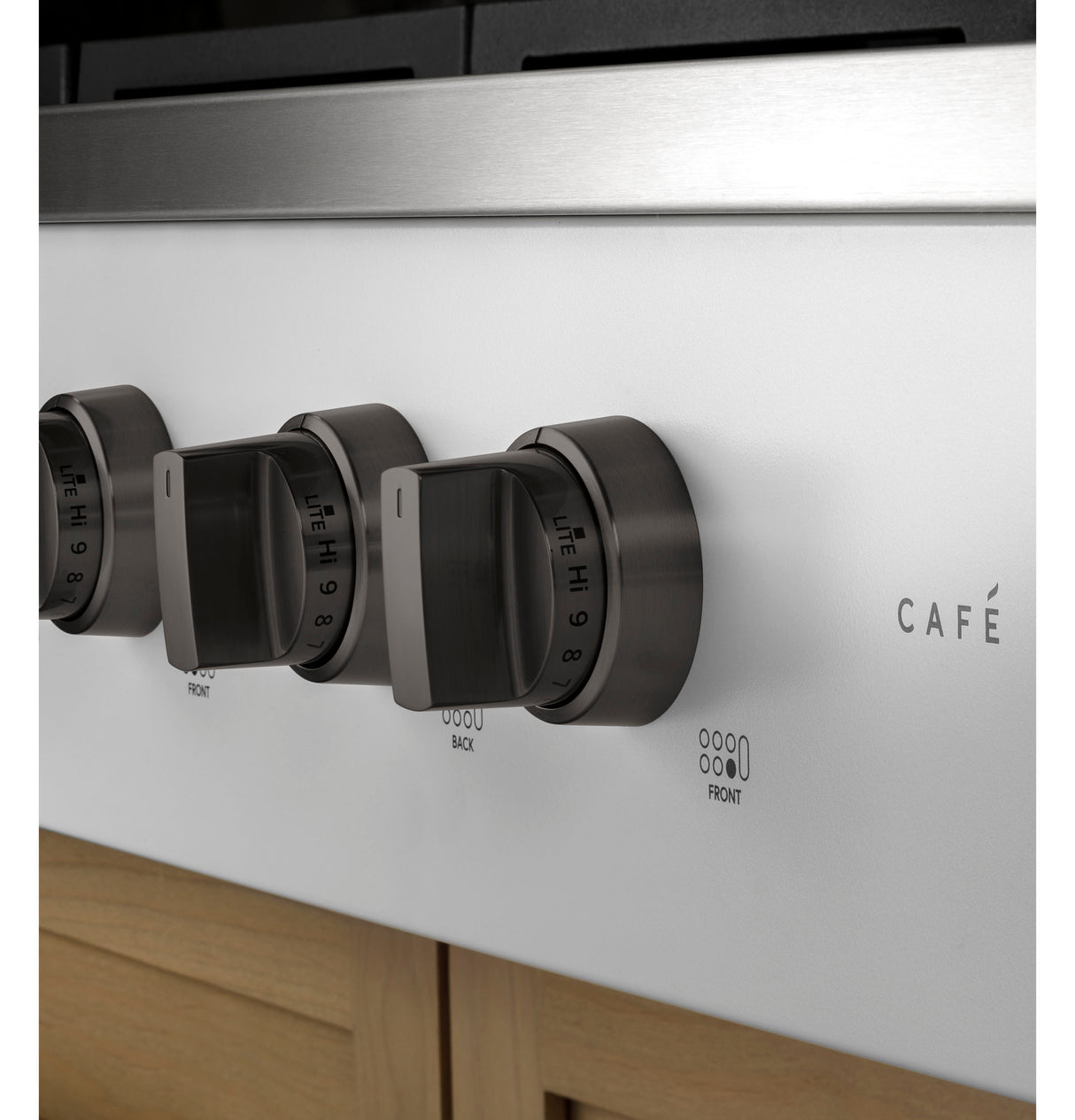 Caf(eback)(TM) 36" Commercial-Style Gas Rangetop with 6 Burners (Natural Gas) - (CGU366P4TW2)