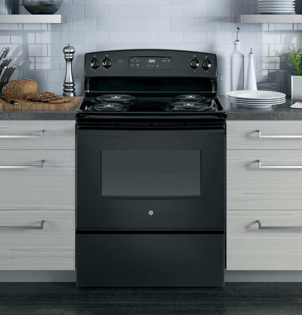 GE(R) 30" Free-Standing Electric Range - (JBS360DMBB)