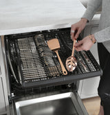 Caf(eback)(TM) ENERGY STAR(R) Stainless Steel Interior Dishwasher with Sanitize and Ultra Wash & Dry - (CDT845P4NW2)