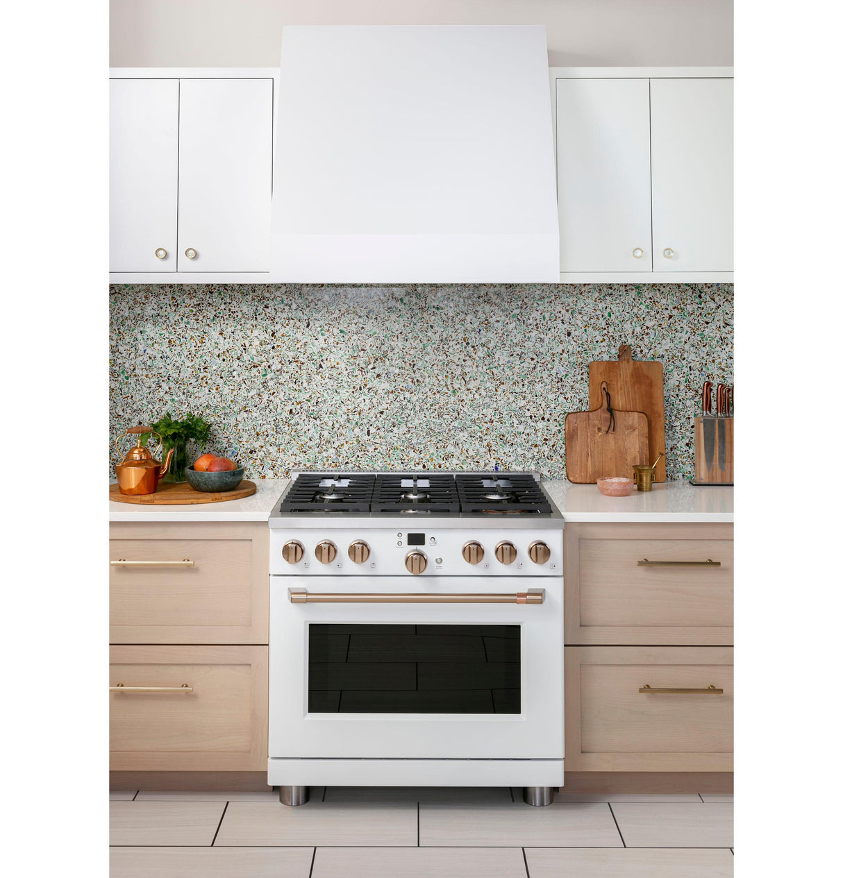 Caf(eback)(TM) 36" Smart All-Gas Commercial-Style Range with 6 Burners (Natural Gas) - (CGY366P4TW2)