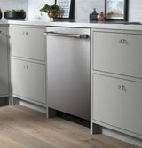 Caf(eback)(TM) ENERGY STAR(R) Stainless Steel Interior Dishwasher with Sanitize and Ultra Wash & Dry - (CDT845P2NS1)