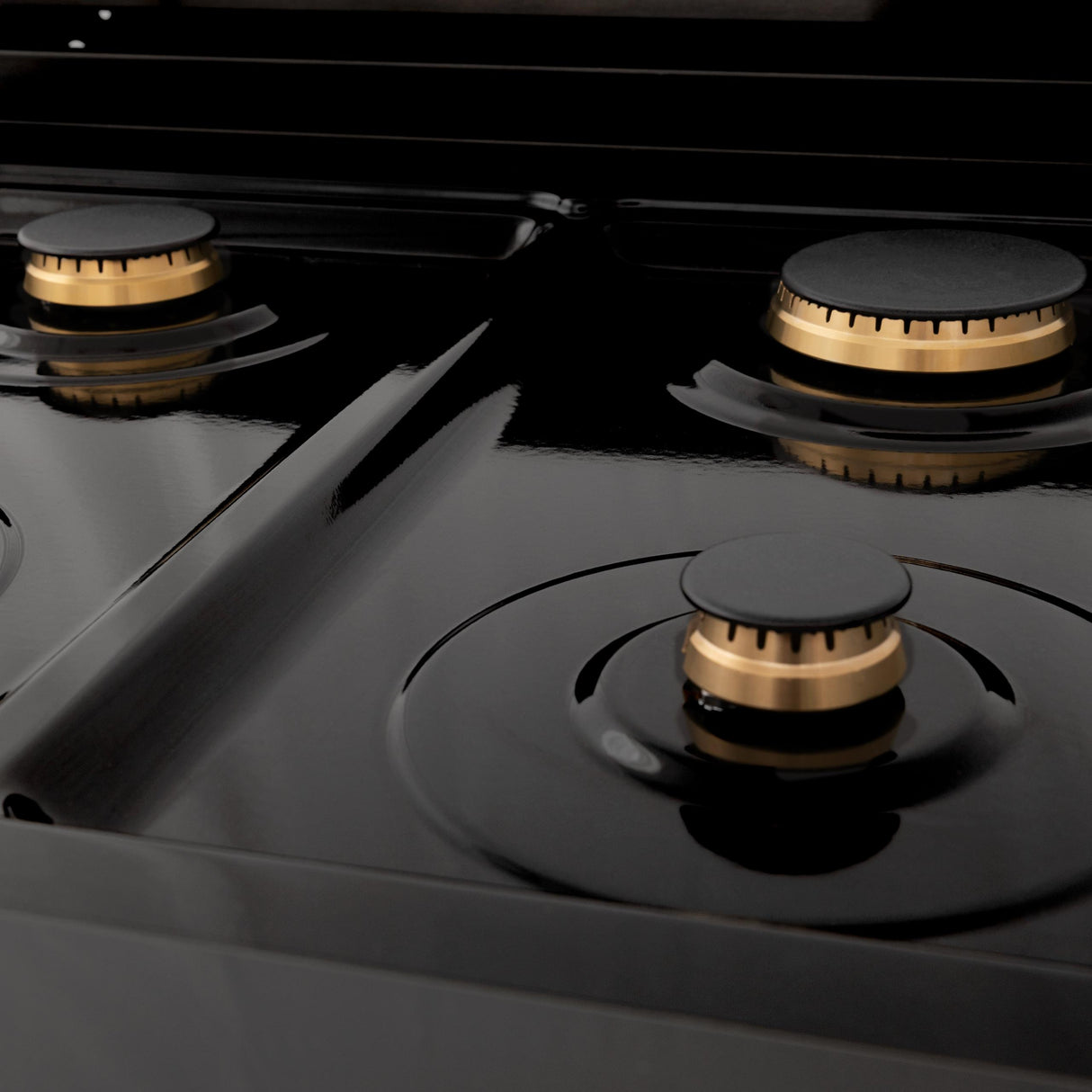 ZLINE 30 in. Porcelain Rangetop in Black Stainless with 4 Gas Burners (RTB-BR-30) with Brass Burners - (RTBBR30)