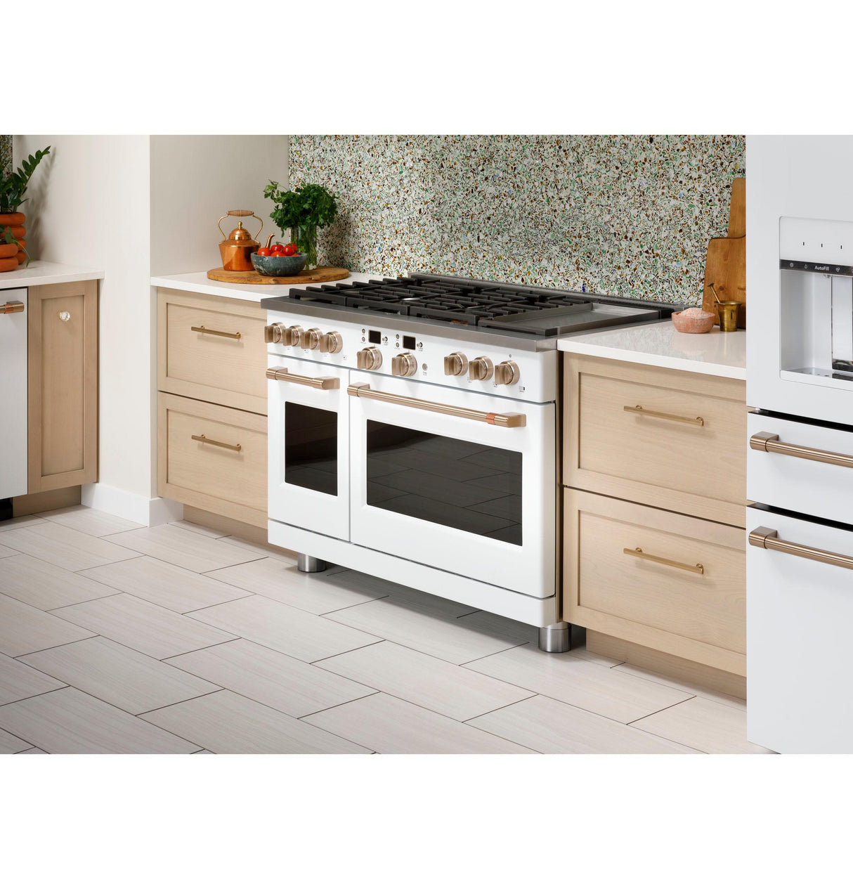 Caf(eback)(TM) 48" Smart Dual-Fuel Commercial-Style Range with 6 Burners and Griddle (Natural Gas) - (C2Y486P4TW2)