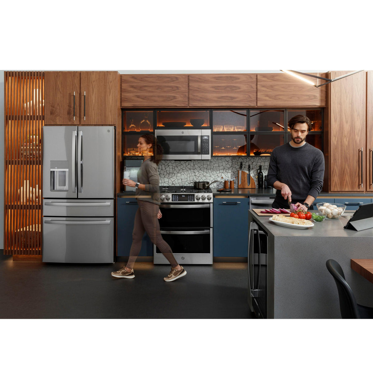 GE Profile(TM) 30" Smart Slide-In Front-Control Gas Double Oven Convection Fingerprint Resistant Range - (PGS960YPFS)