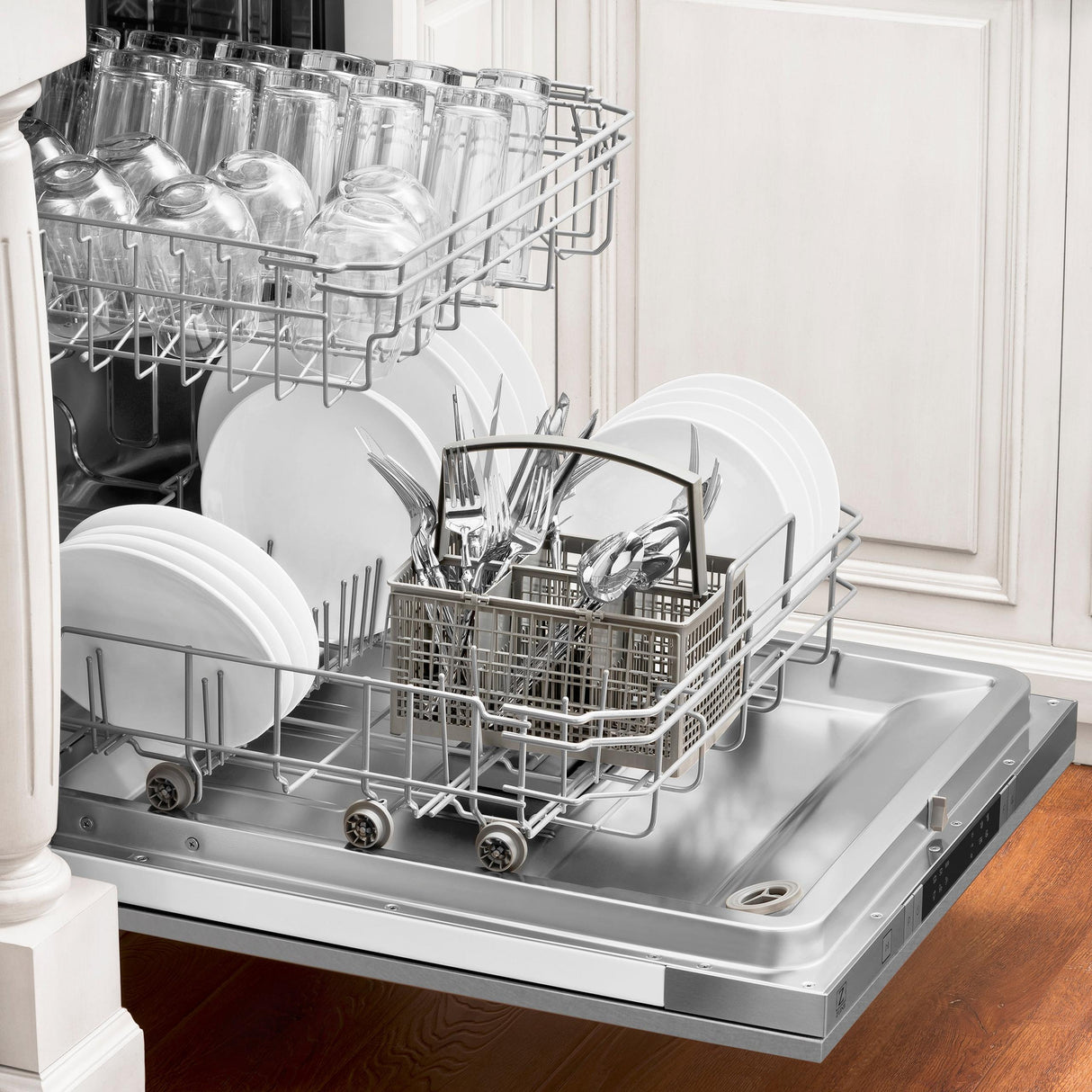 ZLINE 18 in. Compact Top Control Dishwasher with Stainless Steel Tub and Traditional Handle, 52dBa (DW-18) [Color: DuraSnow Stainless Steel] - (DWSNH18)