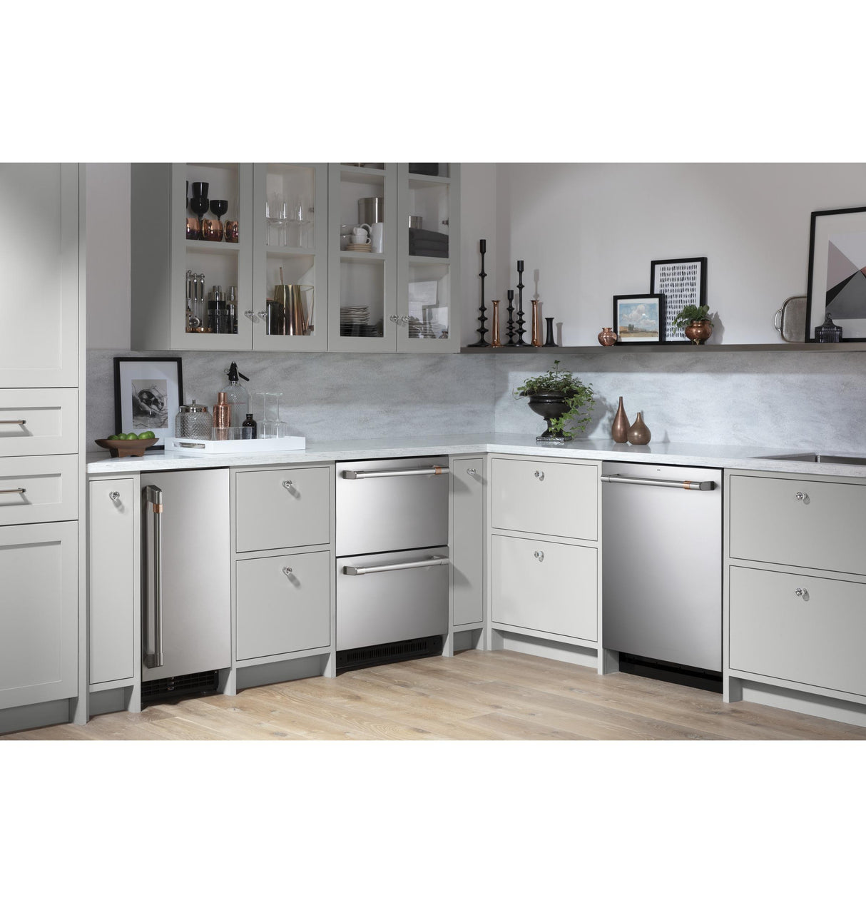 Caf(eback)(TM) ENERGY STAR(R) Stainless Steel Interior Dishwasher with Sanitize and Ultra Wash & Dry - (CDT805P2NS1)