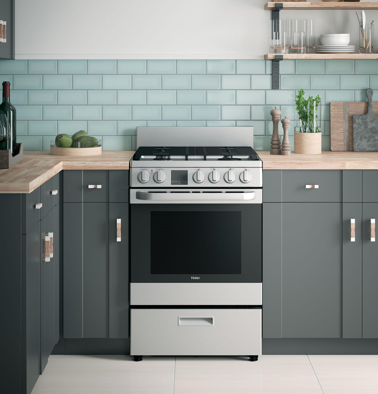 24" 2.9 Cu. Ft. Gas Free-Standing Range with Convection and Modular Backguard - (QGAS740RMSS)