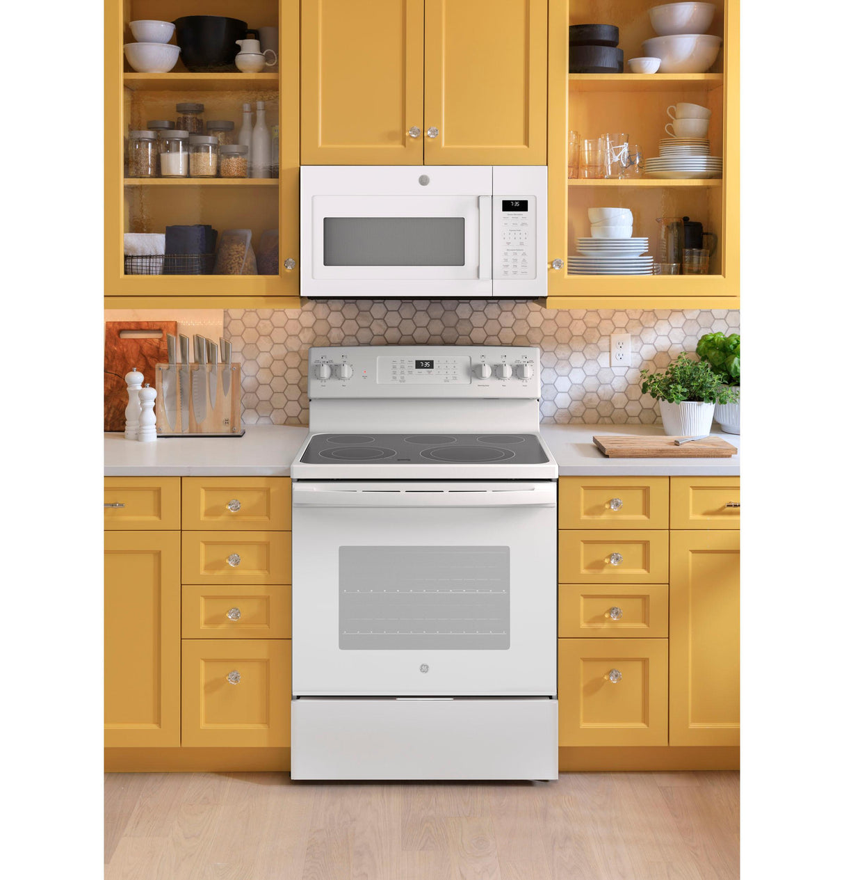 GE(R) 30" Free-Standing Electric Convection Range with No Preheat Air Fry - (JB735DPWW)