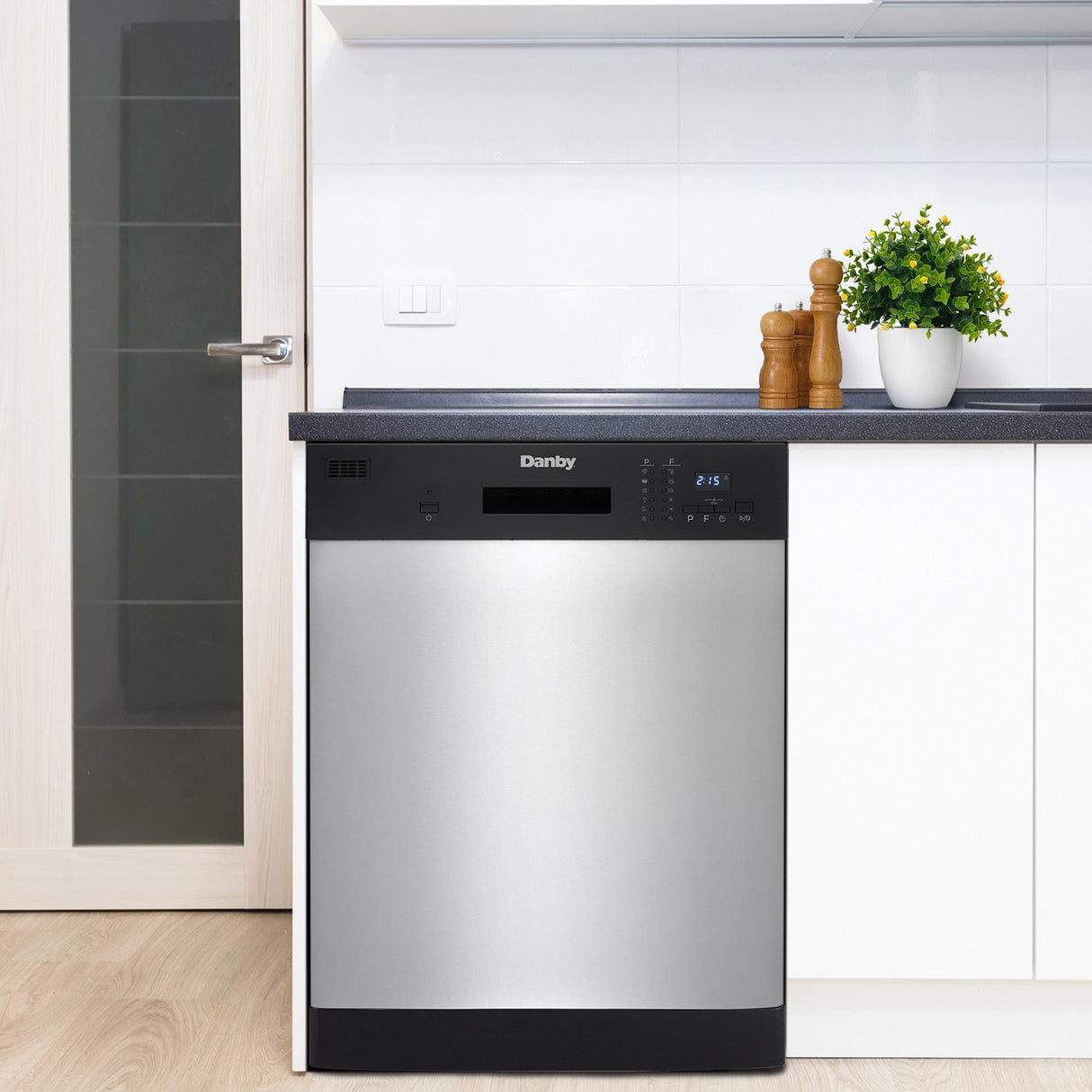 Danby 24" Wide Built-in Dishwasher in Stainless Steel - (DDW2404EBSS)