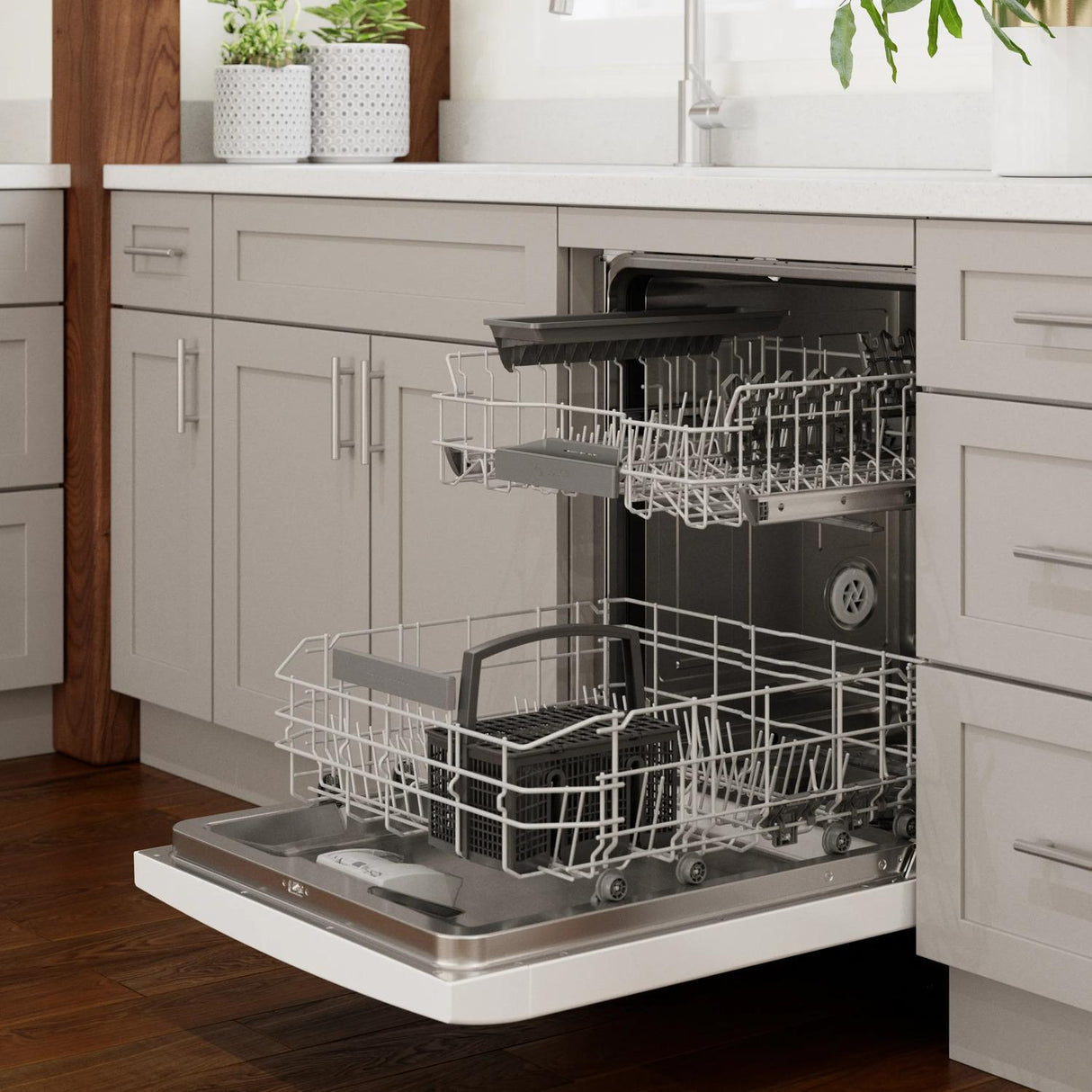 300 Series Dishwasher 24" White - (SGE53C52UC)