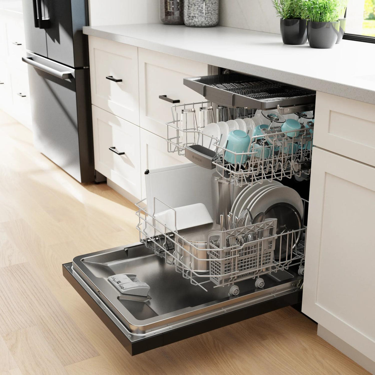 300 Series Dishwasher 24" Black - (SHE53C86N)