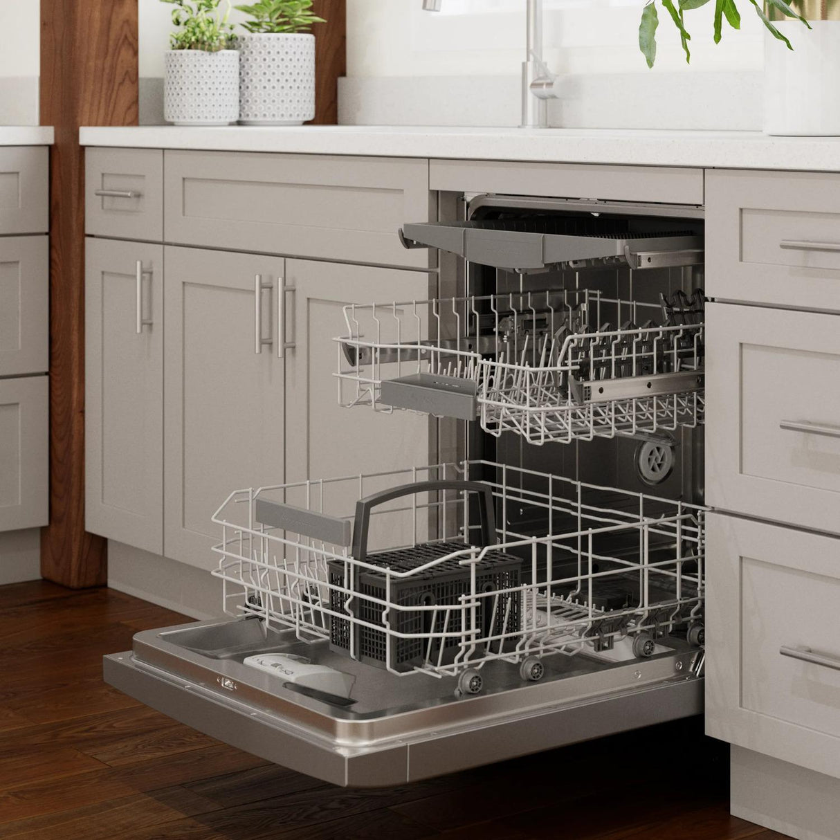 800 Series Dishwasher 24" Stainless Steel Anti-fingerprint - (SGE78C55UC)