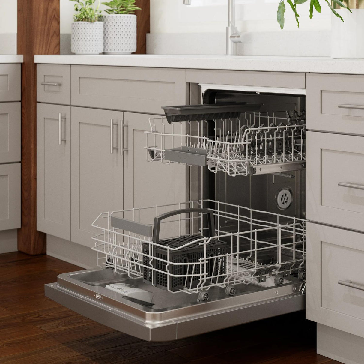 300 Series Dishwasher 24" Stainless Steel Anti-fingerprint - (SGE53C55UC)