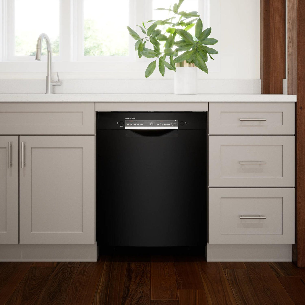 300 Series Dishwasher 24" Black - (SGE53C56UC)